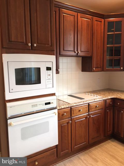 1887 Grantley Road York, PA 17403 - Photo 8 of 44 Gallery Image 8