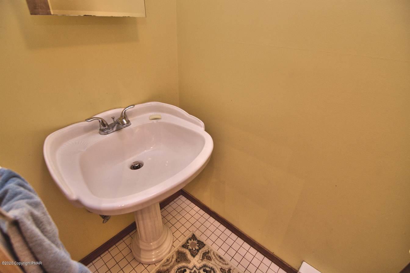 8162 Mayfair Road Tobyhanna, PA 18466 - Photo 27 of 45 Photo 29
