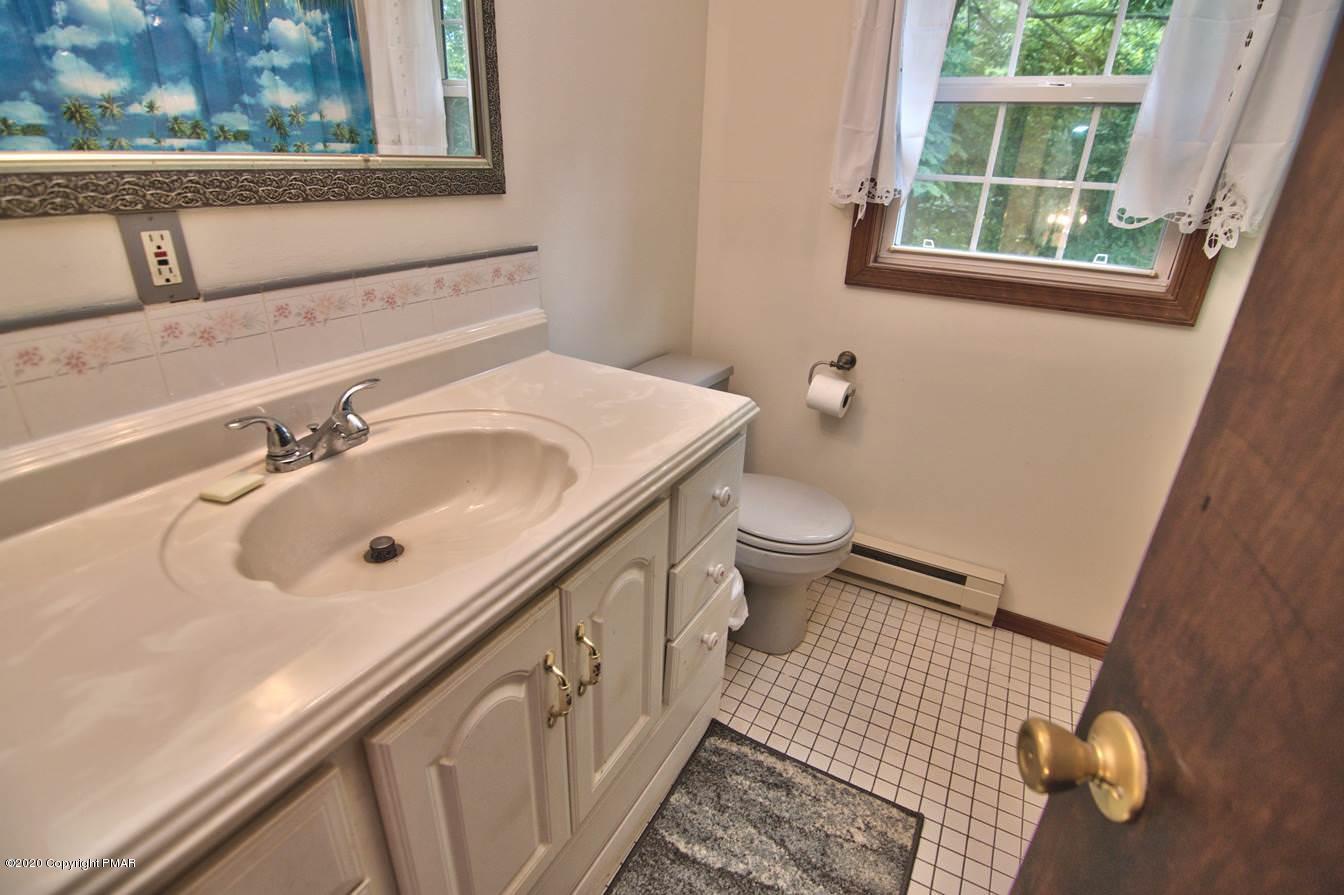 8162 Mayfair Road Tobyhanna, PA 18466 - Photo 36 of 45 Photo 38