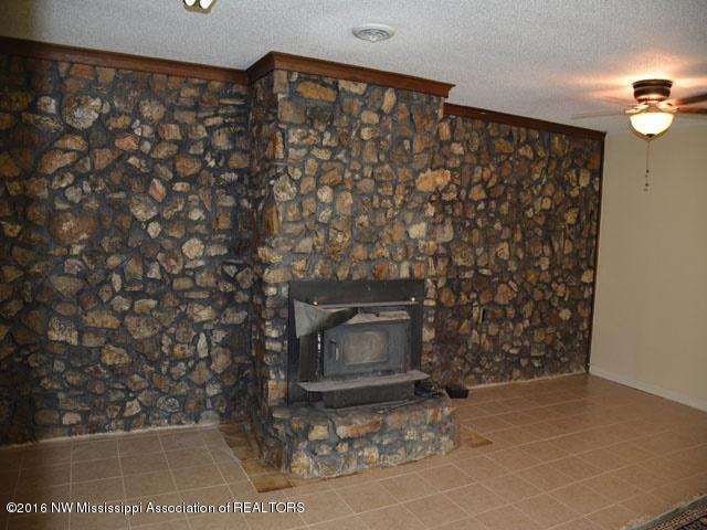 1788 Getwell Road Nesbit, MS 38651 - Photo 3 of 5 1788 Getwell Rd
