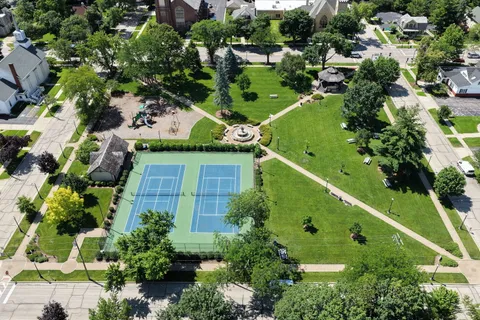 $525,000 | 318 Washington Street, Dundee, IL 60118