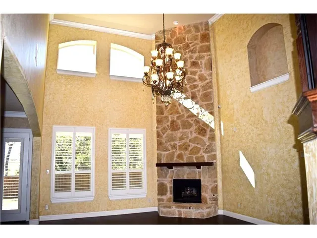 a view of entryway with a front door