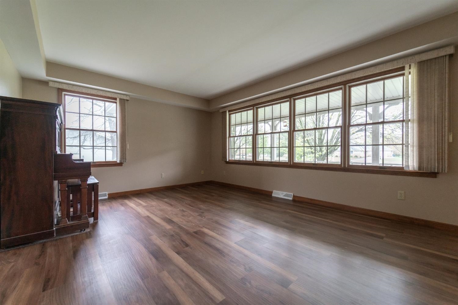 11167 Sandpiper Street Demotte, IN 46310 - Photo 3 of 33 1500x1000