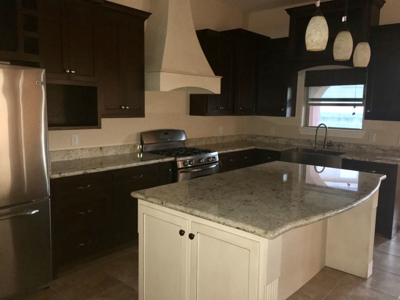 420 Sabal Loop Laredo, TX 78045 - Photo 3 of 20 Gallery Image 3