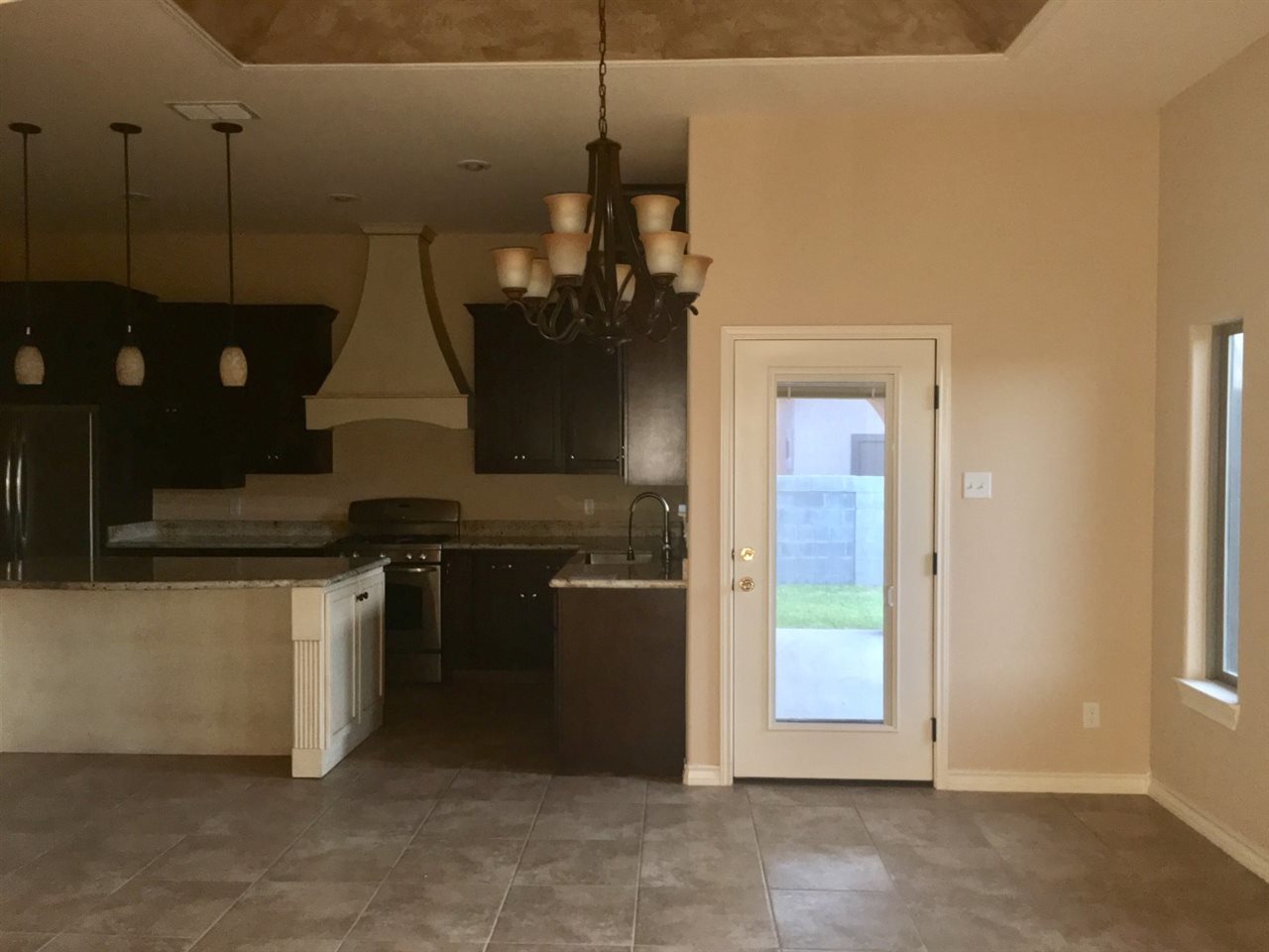 420 Sabal Loop Laredo, TX 78045 - Photo 4 of 20 Gallery Image 4