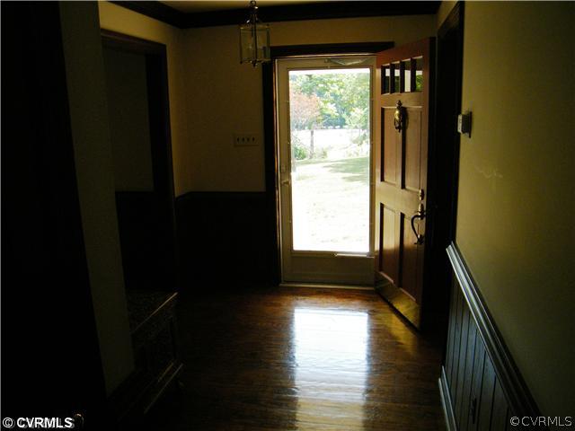 2710 Old Gun Road West Midlothian, VA 23113 - Photo 2 of 12 a view of a hallway