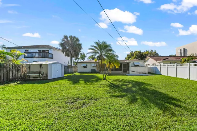 $539,900 | 105 Northeast 2nd Place, Dania, FL 33004