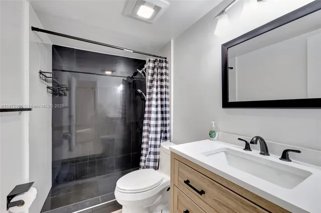 $1,800 | 126 South Cypress Road, Unit 729, Pompano Beach, FL 33060