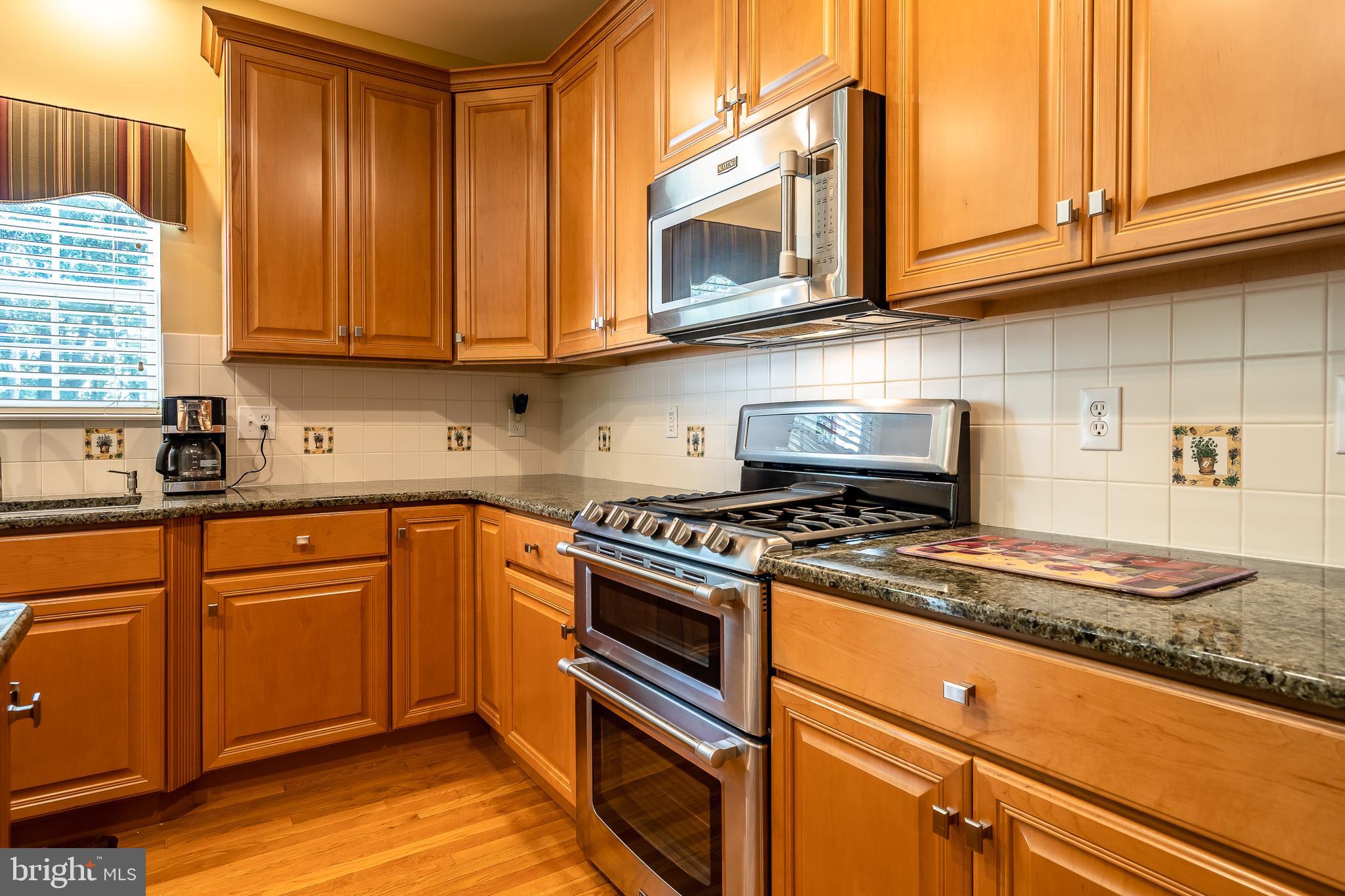 172 Durham Road Newtown, PA 18940 - Photo 15 of 42 Kitchen w/ Double Ovens