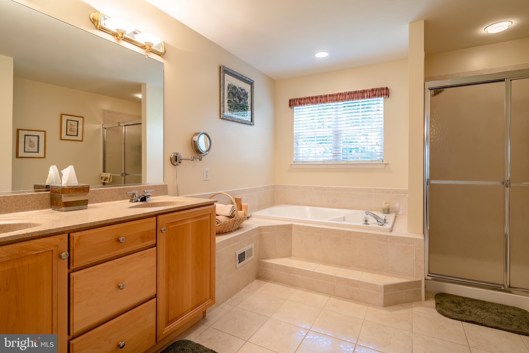 172 Durham Road Newtown, PA 18940 - Photo 26 of 42 Main Ensuite