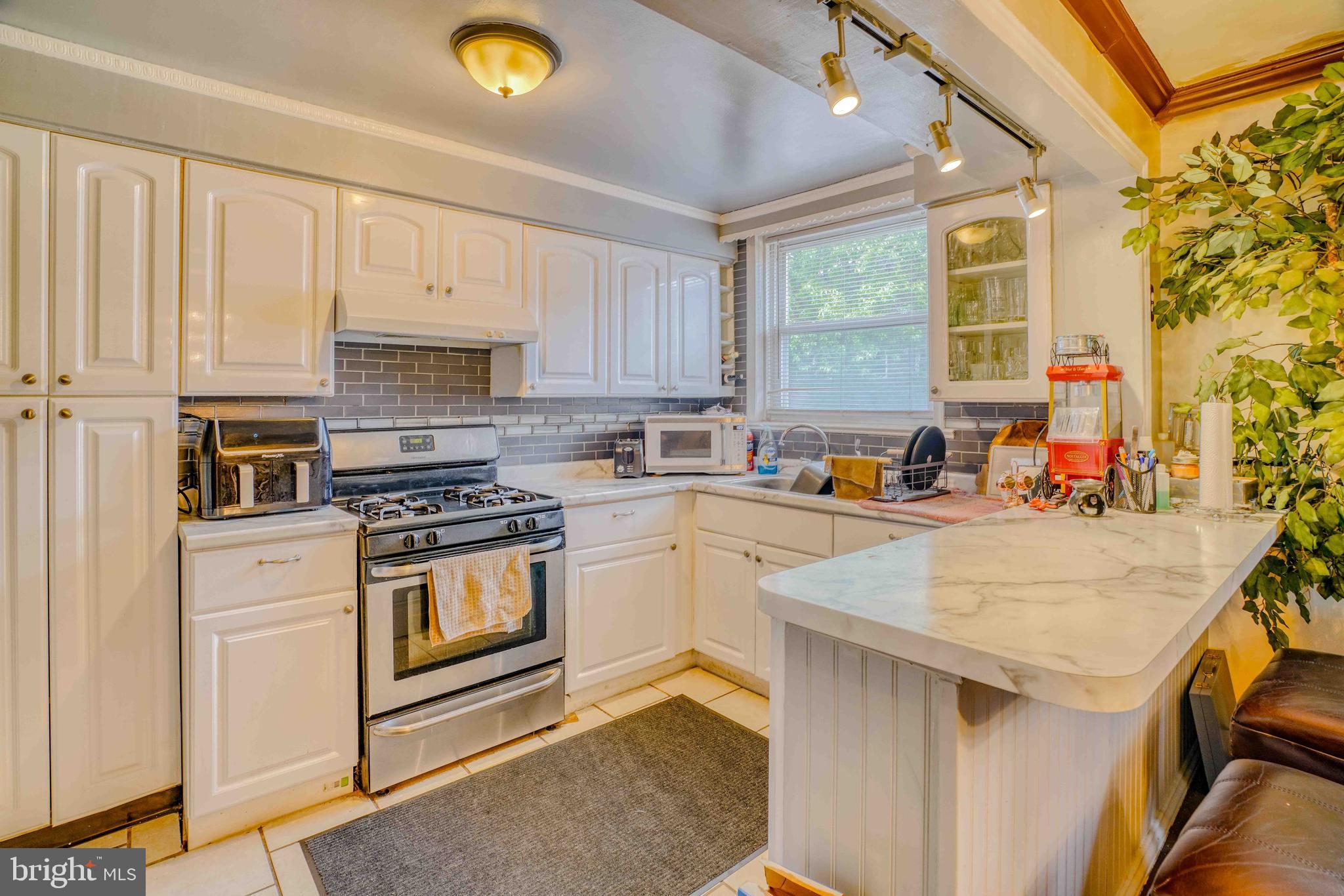 1537 Beverly Road Philadelphia, PA 19138 - Photo 14 of 37 Gallery Image 14