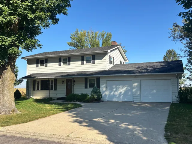 $239,900 | 306 East 5th Street North, Truman, MN 56088