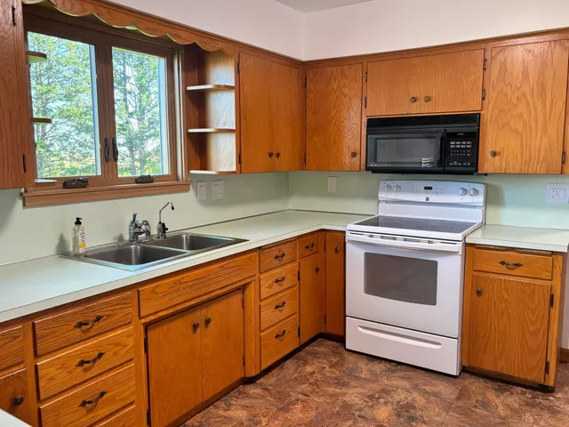 $239,900 | 306 East 5th Street North, Truman, MN 56088