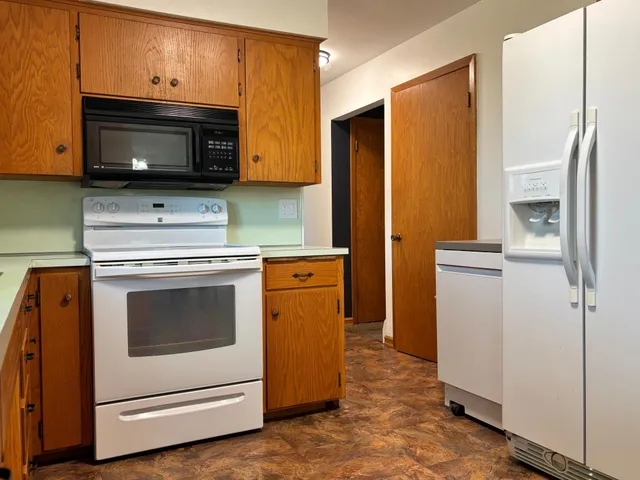 $239,900 | 306 East 5th Street North, Truman, MN 56088