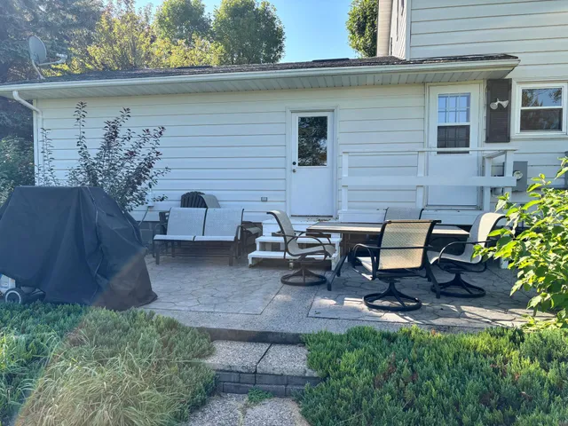 $239,900 | 306 East 5th Street North, Truman, MN 56088