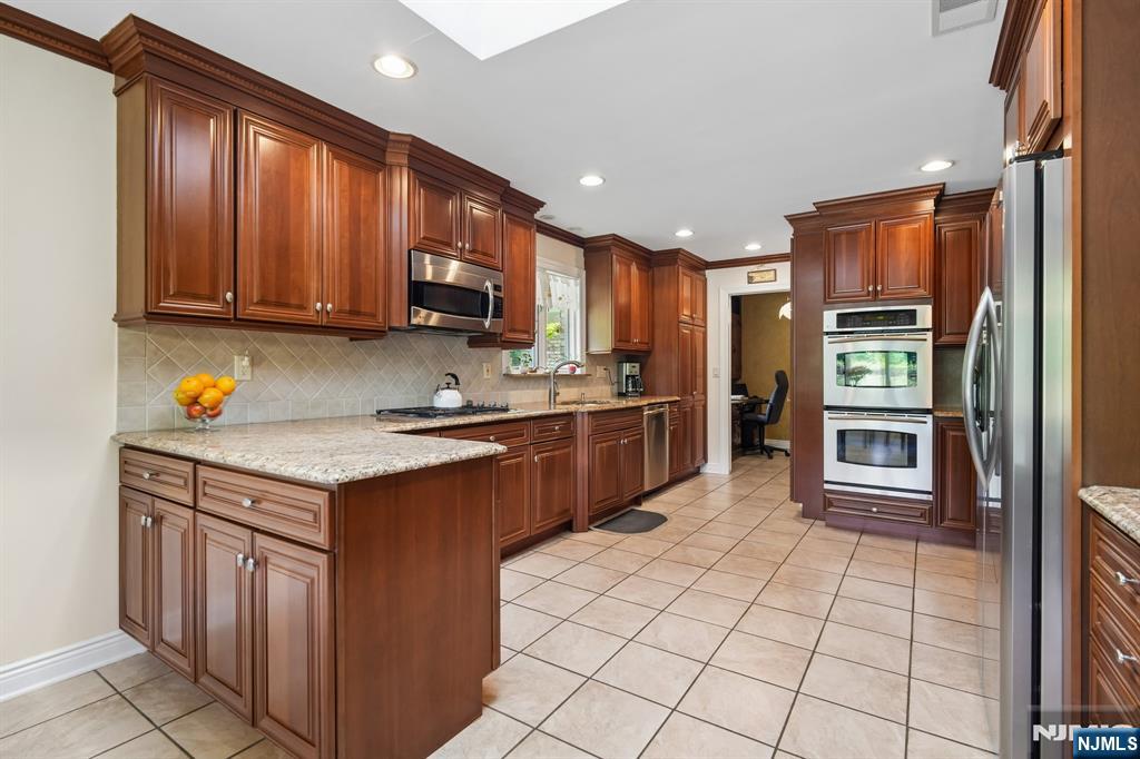 107 Arverne Road West Orange, NJ 07052 - Photo 11 of 50