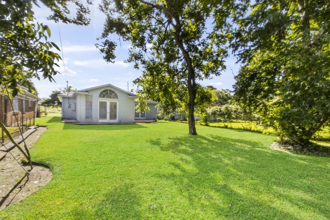 208 Preston Street La Marque, TX 77568 - Photo 27 of 34