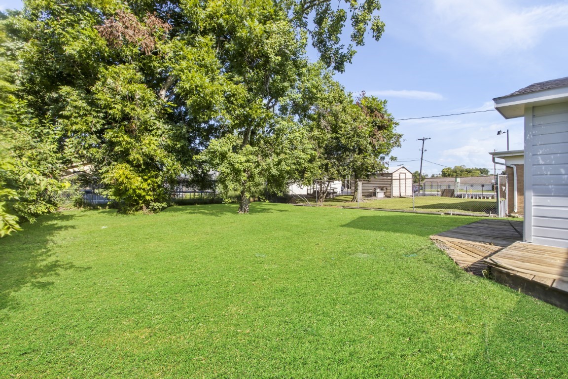208 Preston Street La Marque, TX 77568 - Photo 29 of 34
