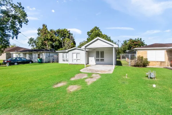 $157,999 | 208 Preston Street, La Marque, TX 77568