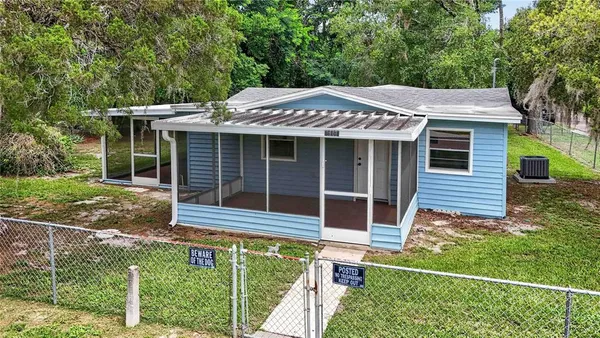 $179,900 | 16141 3rd Street, Umatilla, FL 32784