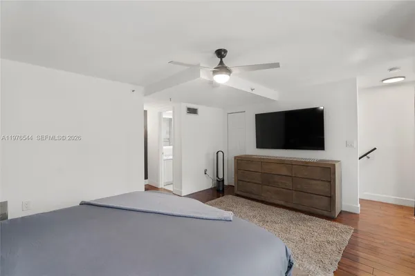 $4,400 | 1005 8th Street, Unit 206, Miami Beach, FL 33139