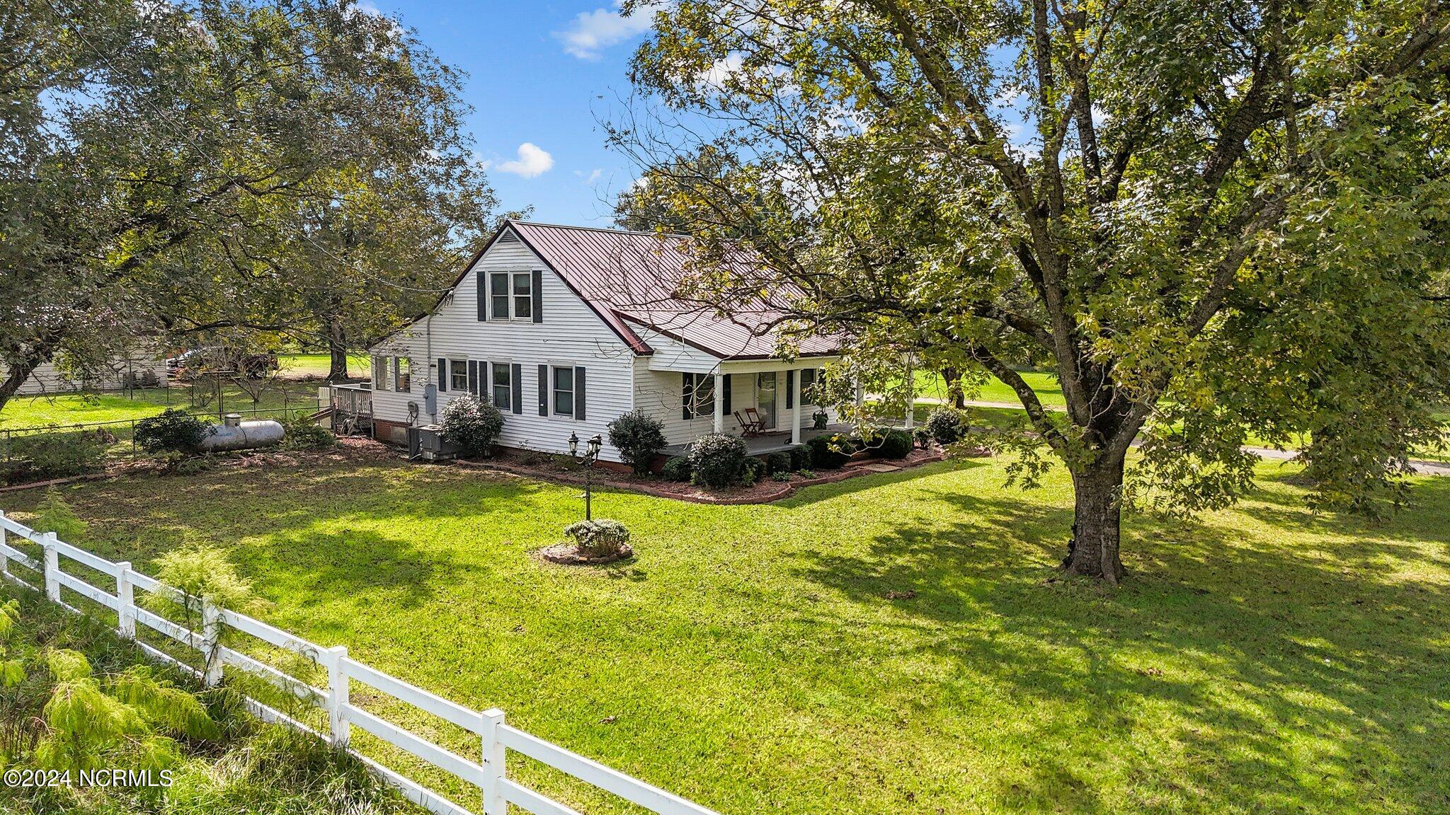 4687 Neuse Road Kinston, NC 28501 - Photo 44 of 53 47-web-or-mls-DJI_20240930113143_0112_D