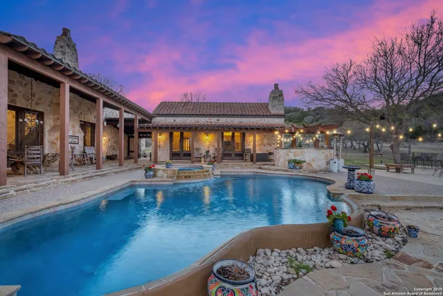 $1,999,000 | 164 Camino Del Reserve Lane, Comfort, TX 78013