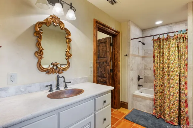 $1,999,000 | 164 Camino Del Reserve Lane, Comfort, TX 78013