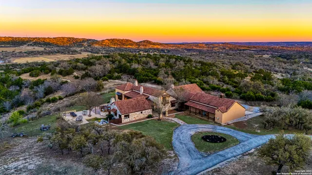 $1,999,000 | 164 Camino Del Reserve Lane, Comfort, TX 78013