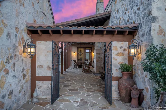 $1,999,000 | 164 Camino Del Reserve Lane, Comfort, TX 78013