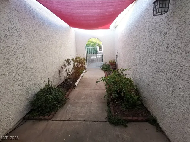 $1,800 | 8229 Willeta Avenue, Las Vegas, NV 89145