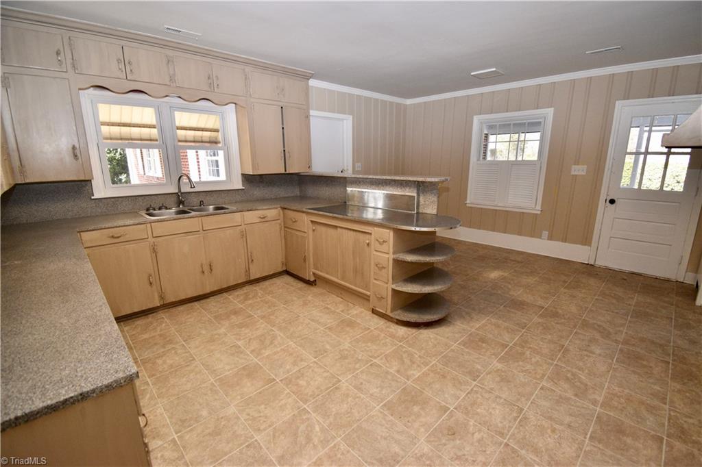 6328 Monnett Road Climax, NC 27233 - Photo 8 of 47 Kitchen