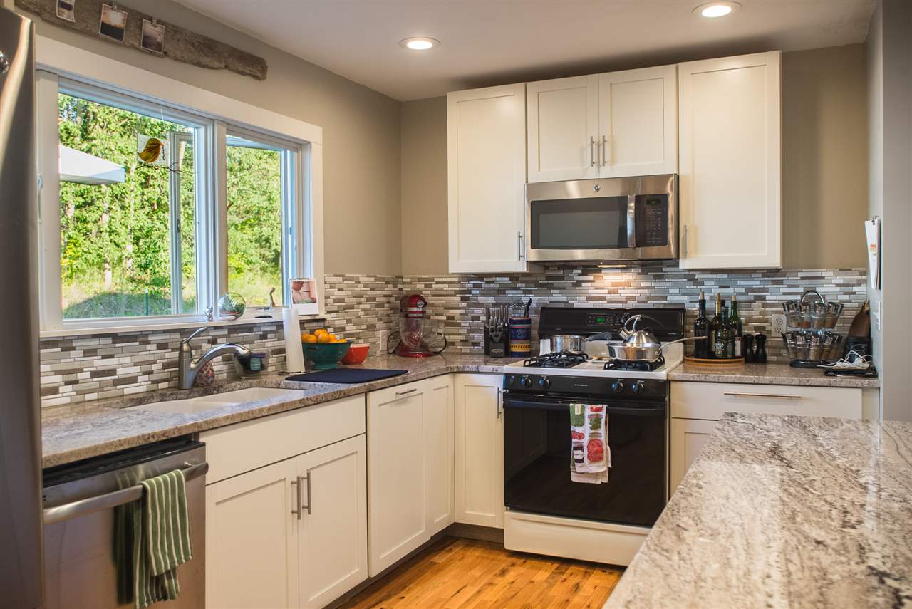 111 South Herman Road Suttons Bay, MI 49682 - Photo 12 of 27 1854544-11.JPG