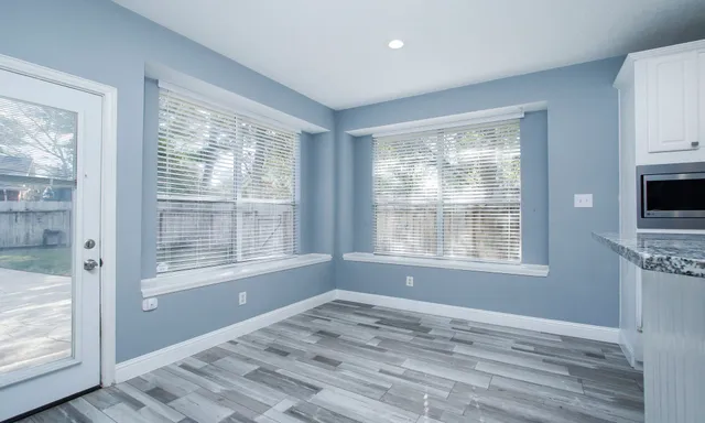 $575,000 | 2 Sweet Birch Place, The Woodlands, TX 77382