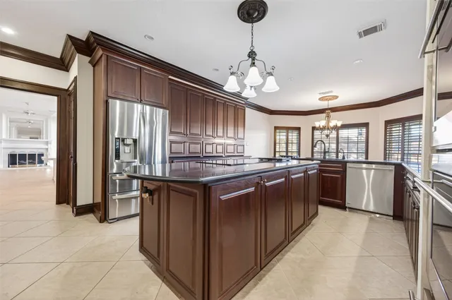 $900,000 | 20106 Ambervine Circle, Katy, TX 77450