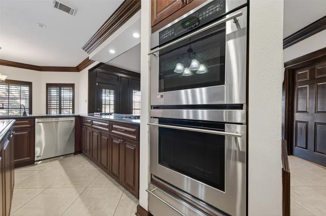 $900,000 | 20106 Ambervine Circle, Katy, TX 77450