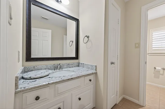 $900,000 | 20106 Ambervine Circle, Katy, TX 77450