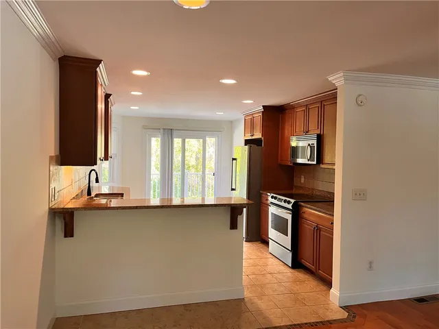 $2,800 | 33 Starr Drive West, Narragansett, RI 02882