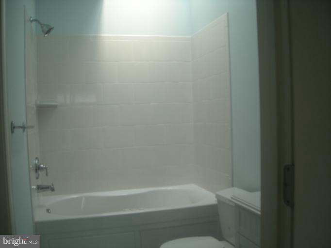 1503 First Street Southwest Washington, DC 20024 - Photo 4 of 16 Bath