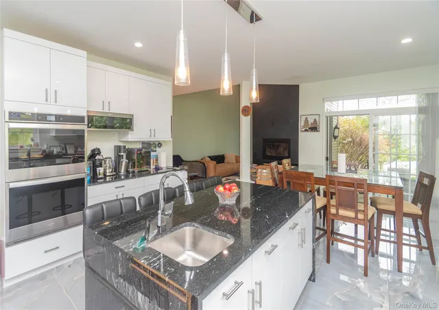 $1,150,000 | 21 Castleton Drive, Highland Mills, NY 10930