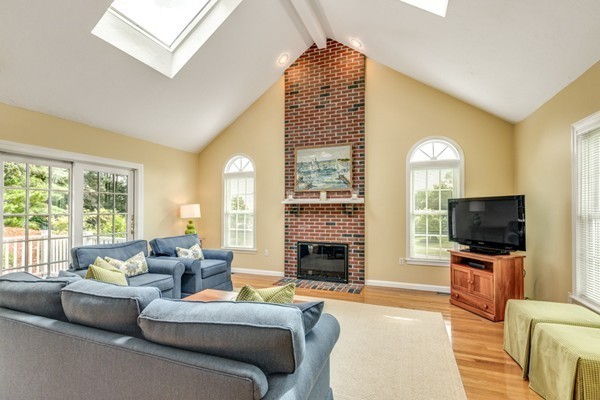 32 Chicory Road Westford, MA 01886 - Photo 8 of 25 Gallery Image 8