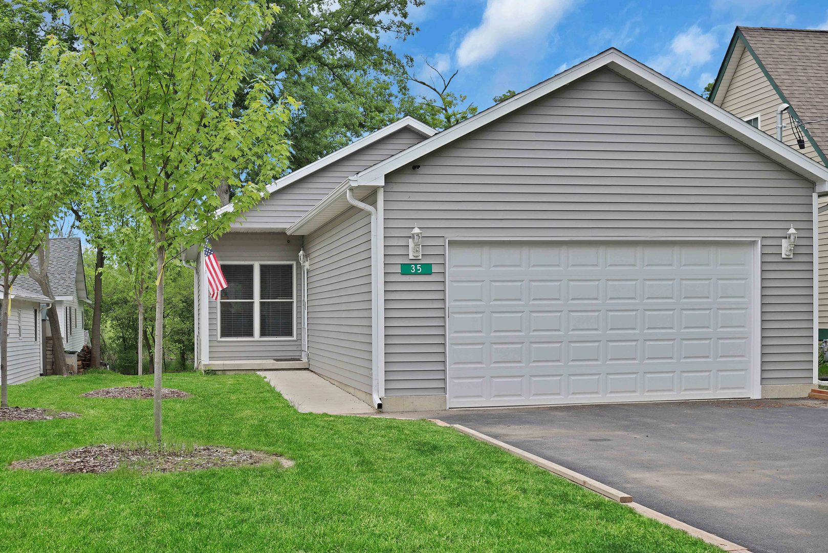 35 Rushmore Road Fox Lake, IL 60020 - Photo 2 of 23