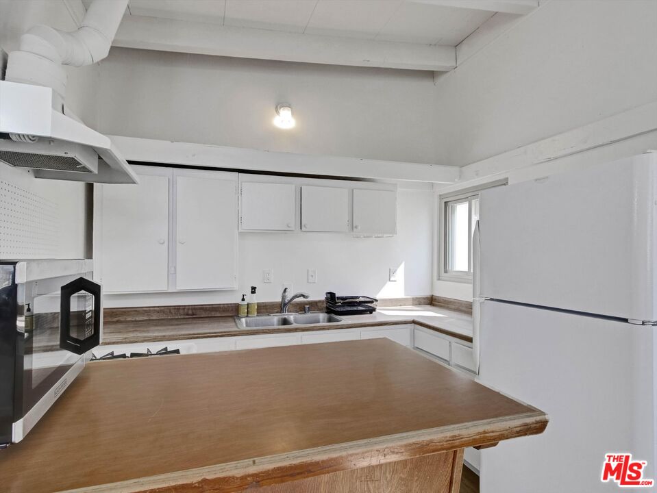 104 Sunridge Street Playa del Rey, CA 90293 - Photo 9 of 61