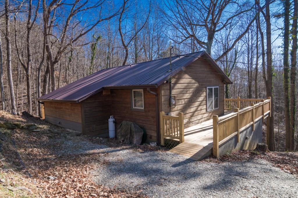 34 Lookout Ridge Road Cleveland, GA 30528 - Photo 3 of 28