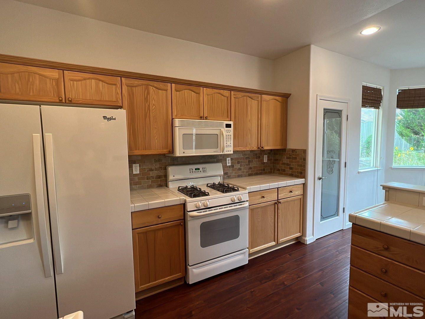 1720 Ornellaia Way Reno, NV 89521 - Photo 8 of 29 Photo 8
