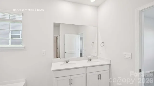 $373,590 | 756 14th Ave Court Northeast, Hickory, NC 28601