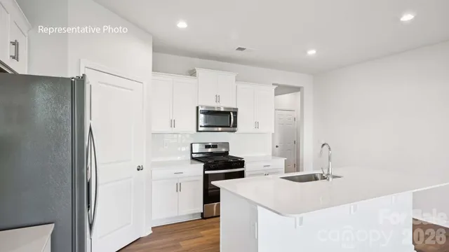 $373,590 | 756 14th Ave Court Northeast, Hickory, NC 28601