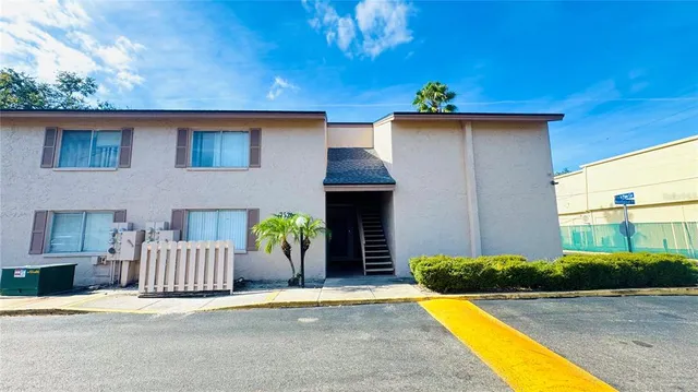 $1,300 | 7526 Needle Leaf Place, Unit 29, Tampa, FL 33617