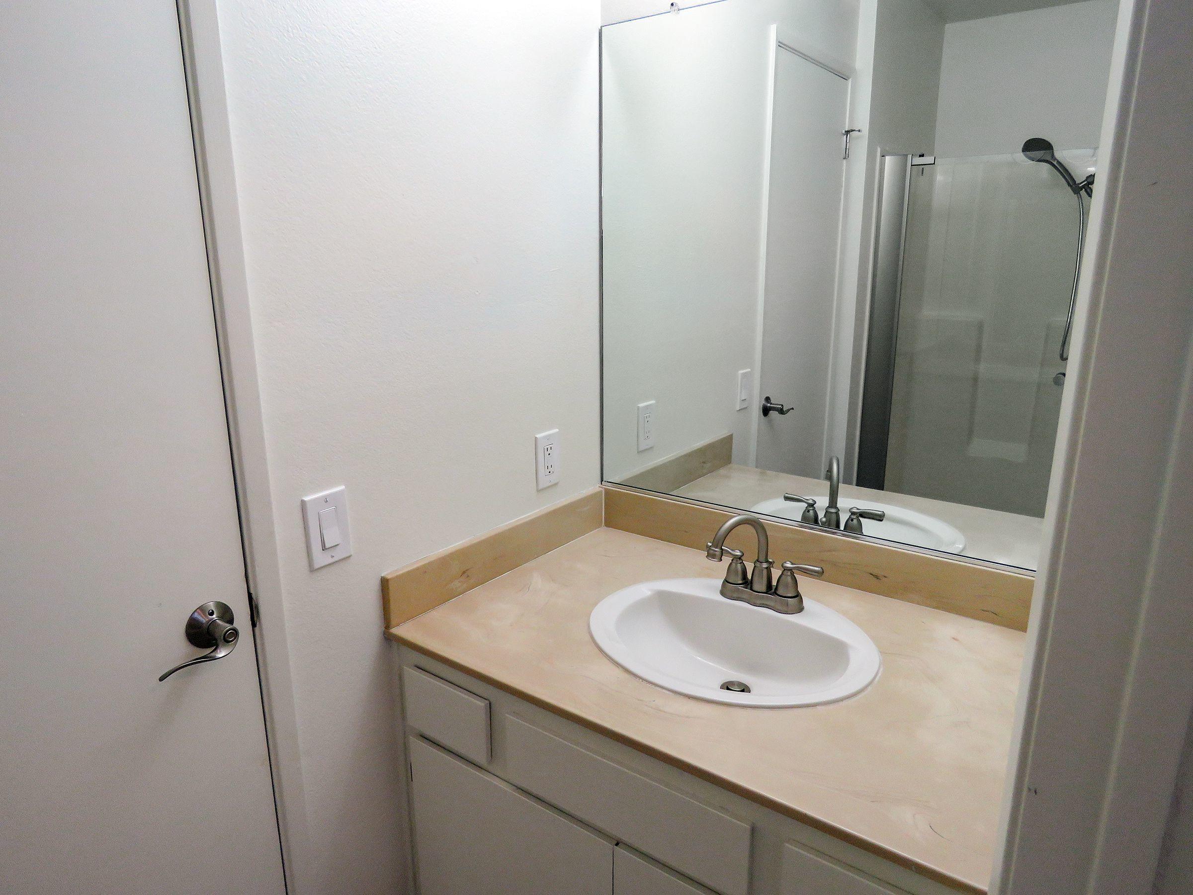 4848 Sandyland Road Carpinteria, CA 93013 - Photo 23 of 33 Downstairs Guest Bathroom 1