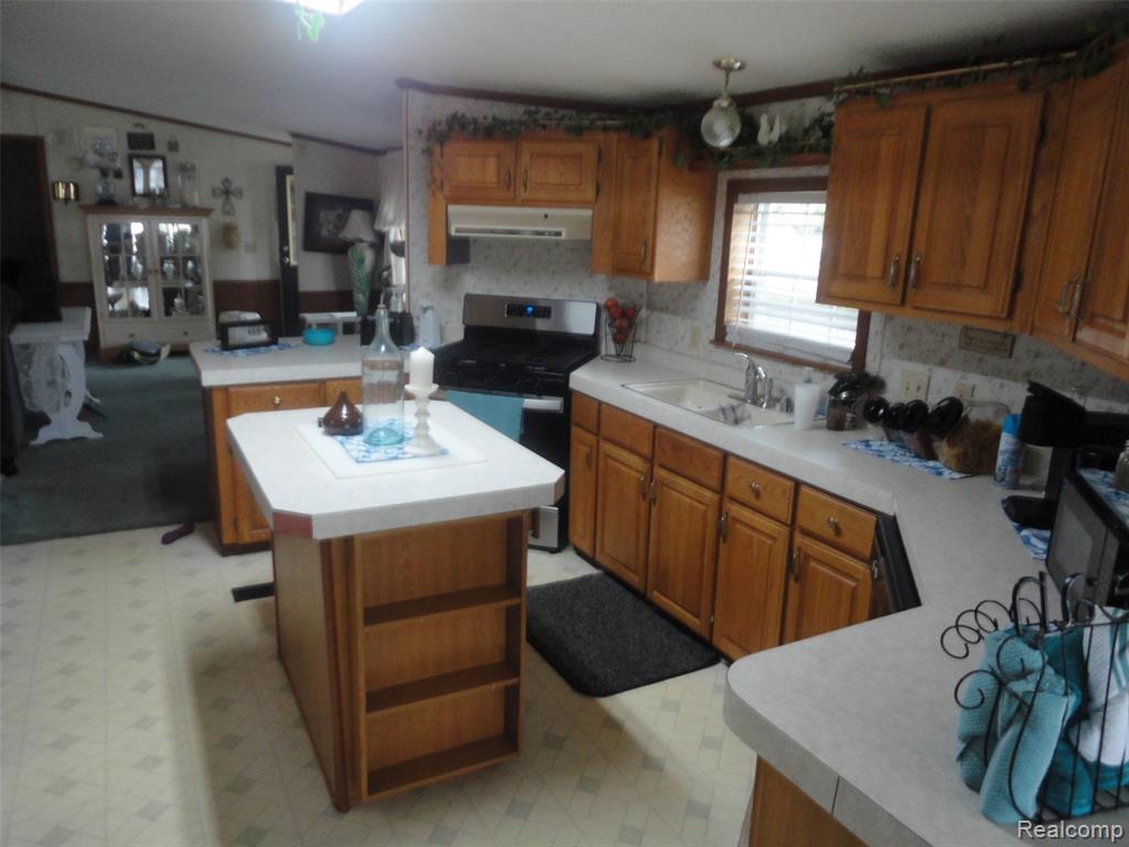 251 Inverness Lane Temperance, MI 48182 - Photo 7 of 23